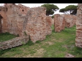 07689 ostia - regio iv - insula ii - terme del faro (iv,ii,1) - raum (3a) - apodyterium - bli ri norden - ri porticus - 01-2024.jpg